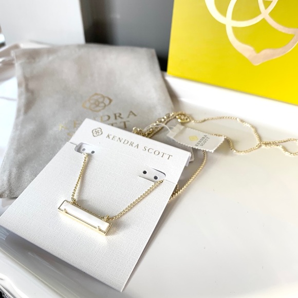 NWT Kendra Scott 14k plated mother pearl pendant - Picture 2 of 5